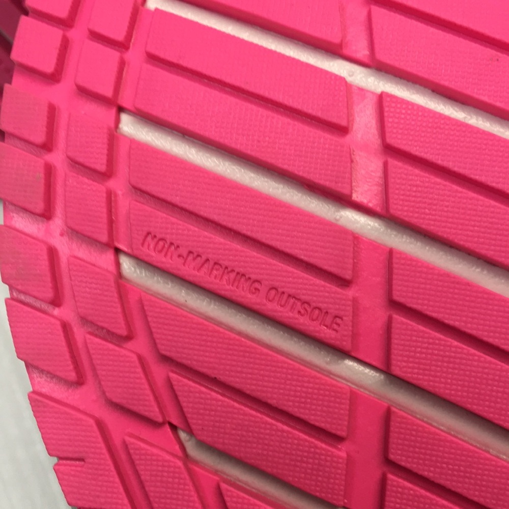 New Reebok Durable XT Pink Athletic Shoes. Junior size 4 or women’s size 5 - Picture 10 of 10